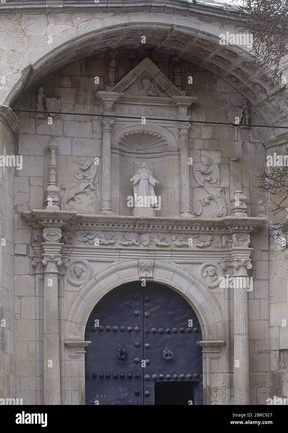 PORTADA PLATERESCA DE LA IGLESIA DE LA ASUNCION - S XVI ORT: IGLESIA DE LA ASUNCION. Beteta. CUENCA. SPANIEN. VIRGEN DE LA ASUNCION. Stockfoto