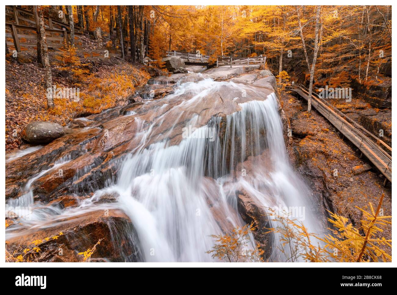 Herbst-Wasserfall in Vermont Stockfoto