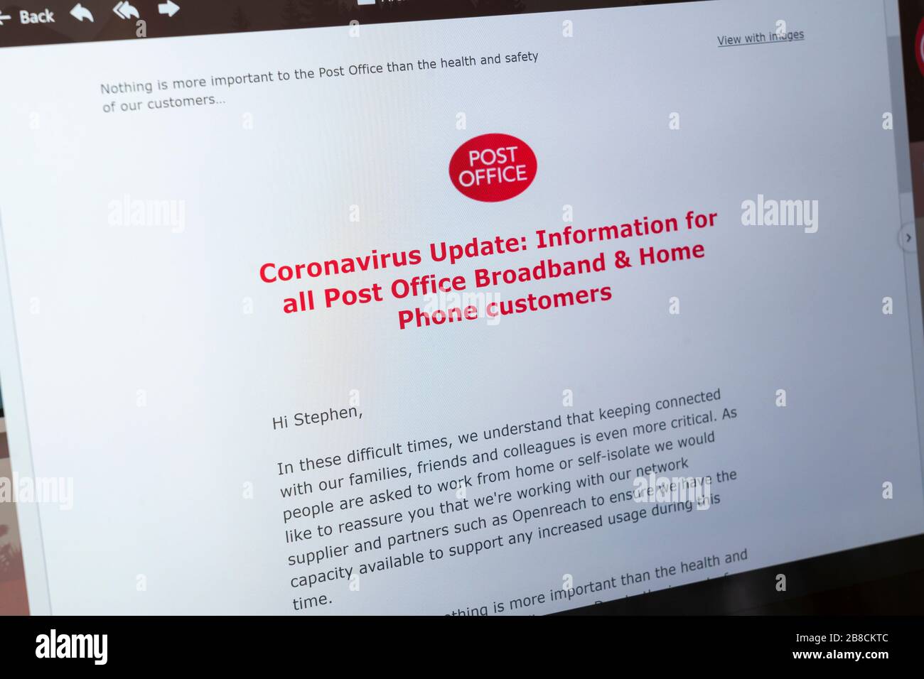 Eine Coronavirus-Update-E-Mail von der Post für Breitband- und Privattelefonkunden, die über die Verbindung während der Selbstisolierung in Großbritannien informiert Stockfoto