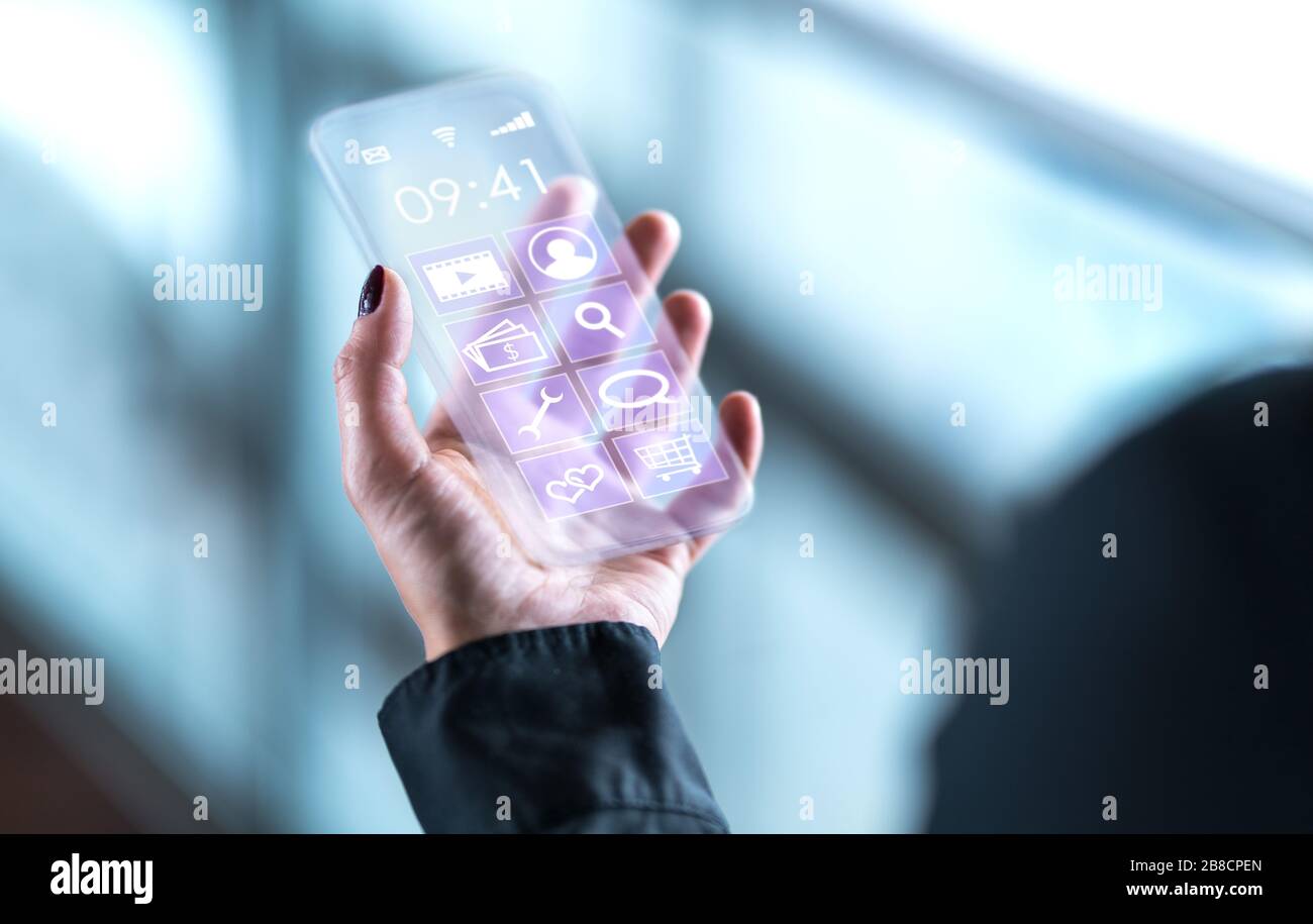 Transparentes Mobiltelefon. Futuristisches Glas-Smartphone. Handy mit zukünftiger digitaler Technologie Bildschirmanzeige und -Schnittstelle. Stockfoto