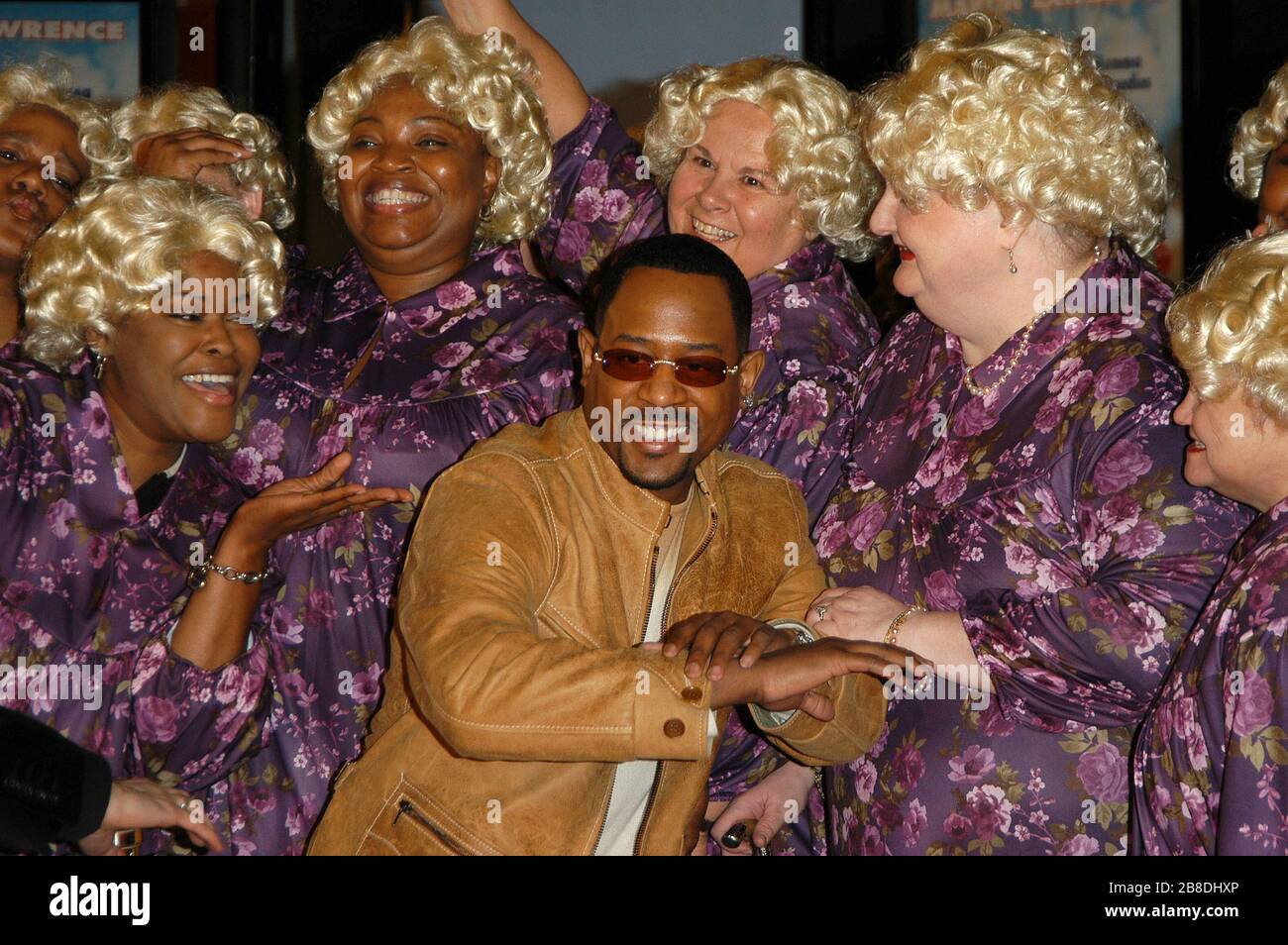 Martin Lawrence mit The Big Mommas bei der Weltpremiere von "Big Momma's House 2" im Mann Grauman's Chinese Theatre in Hollywood, CA. Die Veranstaltung fand am Mittwoch, den 25. Januar 2006, statt. Foto von: SBM / PictureLux - Aktenzeichen # 33984-10349SBMPLX Stockfoto