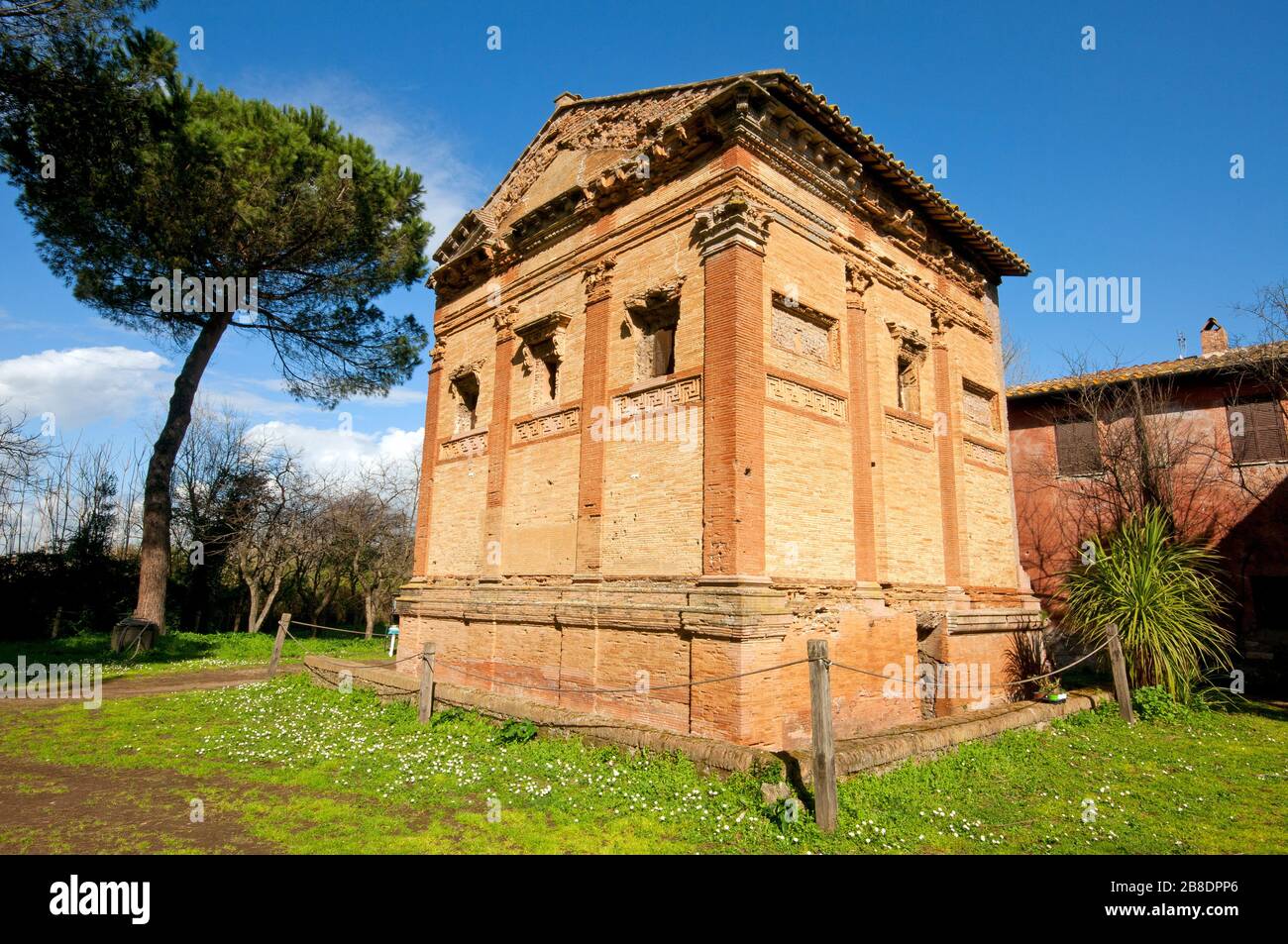 Grab von Annia Regilla (II Century A.D.) im Caffarella-Tal, Appia Antica Regional Park, Rom, Latium, Italien Stockfoto