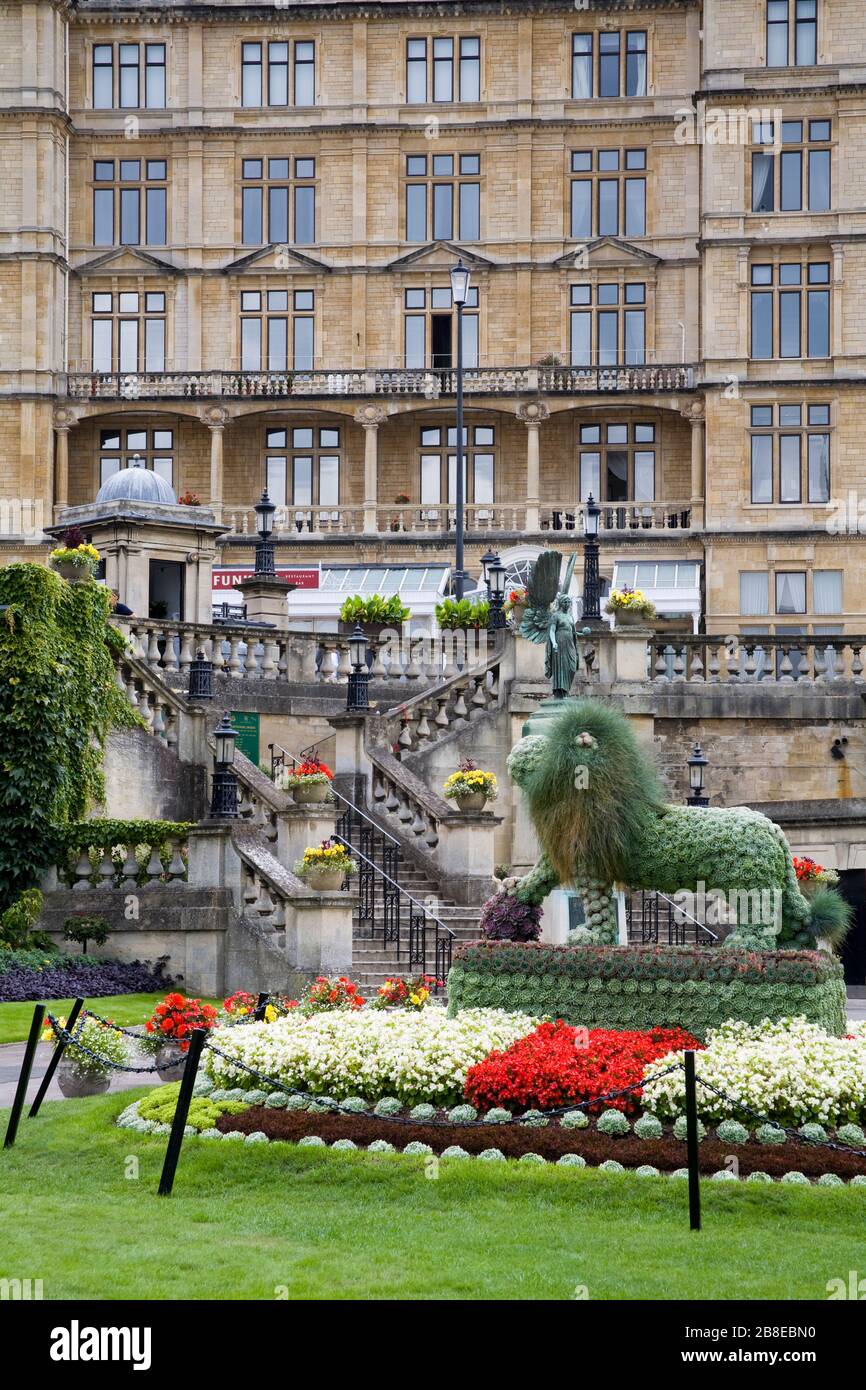 Topiary in The Parade Gardens in Bath, Somerset, England, Großbritannien, Großbritannien, Europa Stockfoto