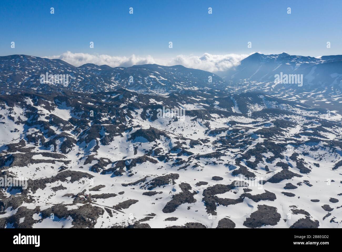 Schneebedeckte Berglandschaft auf dem Berg Psiloritis (Ida), Crete, Griechenland Stockfoto