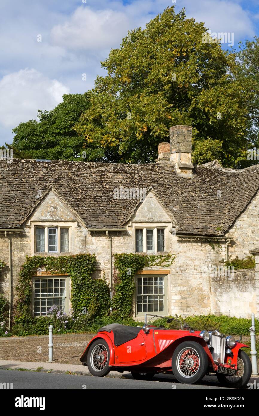 MG Car in Burford, Oxfordshire, Cotswold District, England, Großbritannien, Europa Stockfoto