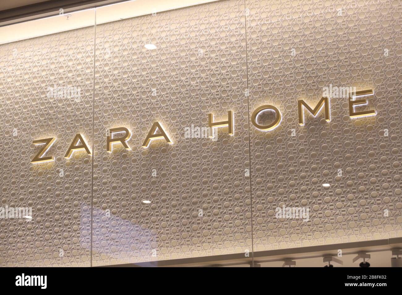 Das Logo von Zara Home ist im Galeria Shopping and Entertainment Center zu sehen. Stockfoto