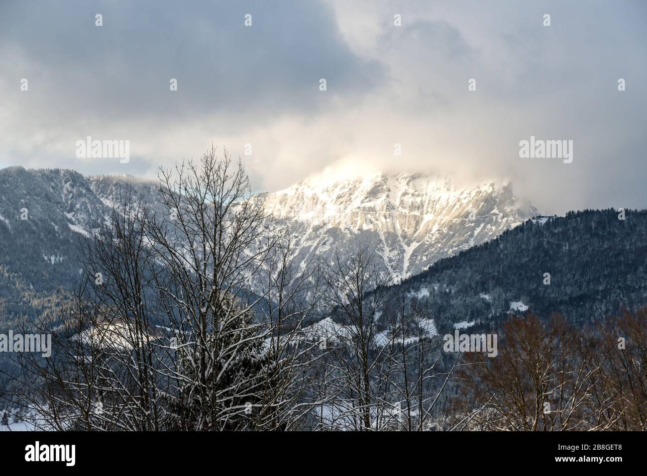 Winterlandschaft an der Rossfeld-Panorama-Straße bei Berchtesgaden Stockfoto