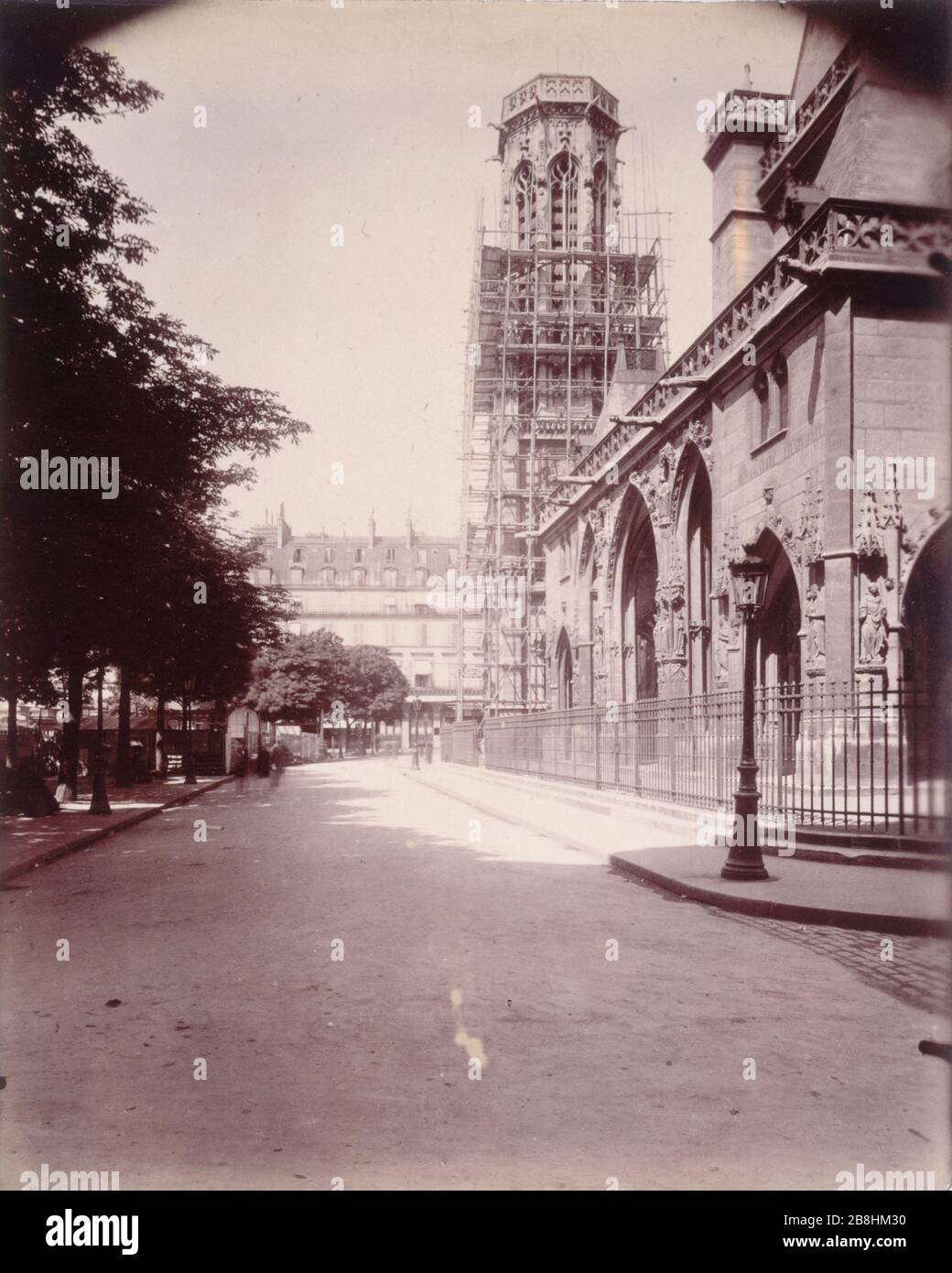 LOUVRE PLACE du Louvre: Saint-Germain-l'Auxerrois. Paris (Ier-Bezirk), 1902. Photographie: Eugène Atget. Paris, musée Carnavalet. Stockfoto