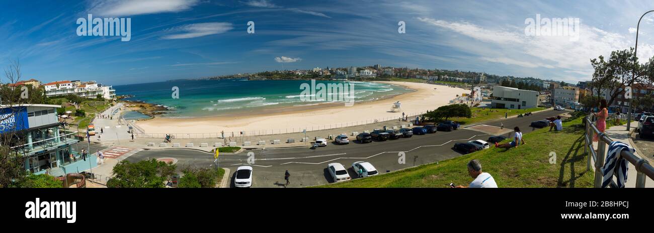 Nach der weitverbreiteten Missachtung der Warnungen "sozialer Distanzierung" in Australien während der Coronavirus Pandemie ist Bondi Beach in Sydney für die Öffentlichkeit gesperrt worden. Stockfoto