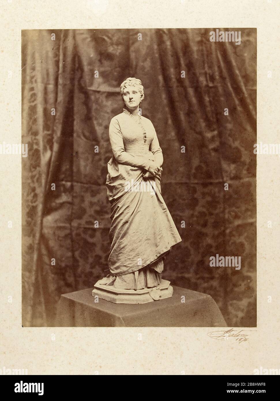 MARGUERITE DE ROTHSCHILD (SKULPTUR DALOU) 'Marguerite de Rothschild (Skulptur de Dalou)'. Photographie anonyme. Epreuve sur Papier albuminé, vers 1876. Musée des Beaux-Arts de la Ville de Paris, Petit Palais. Stockfoto