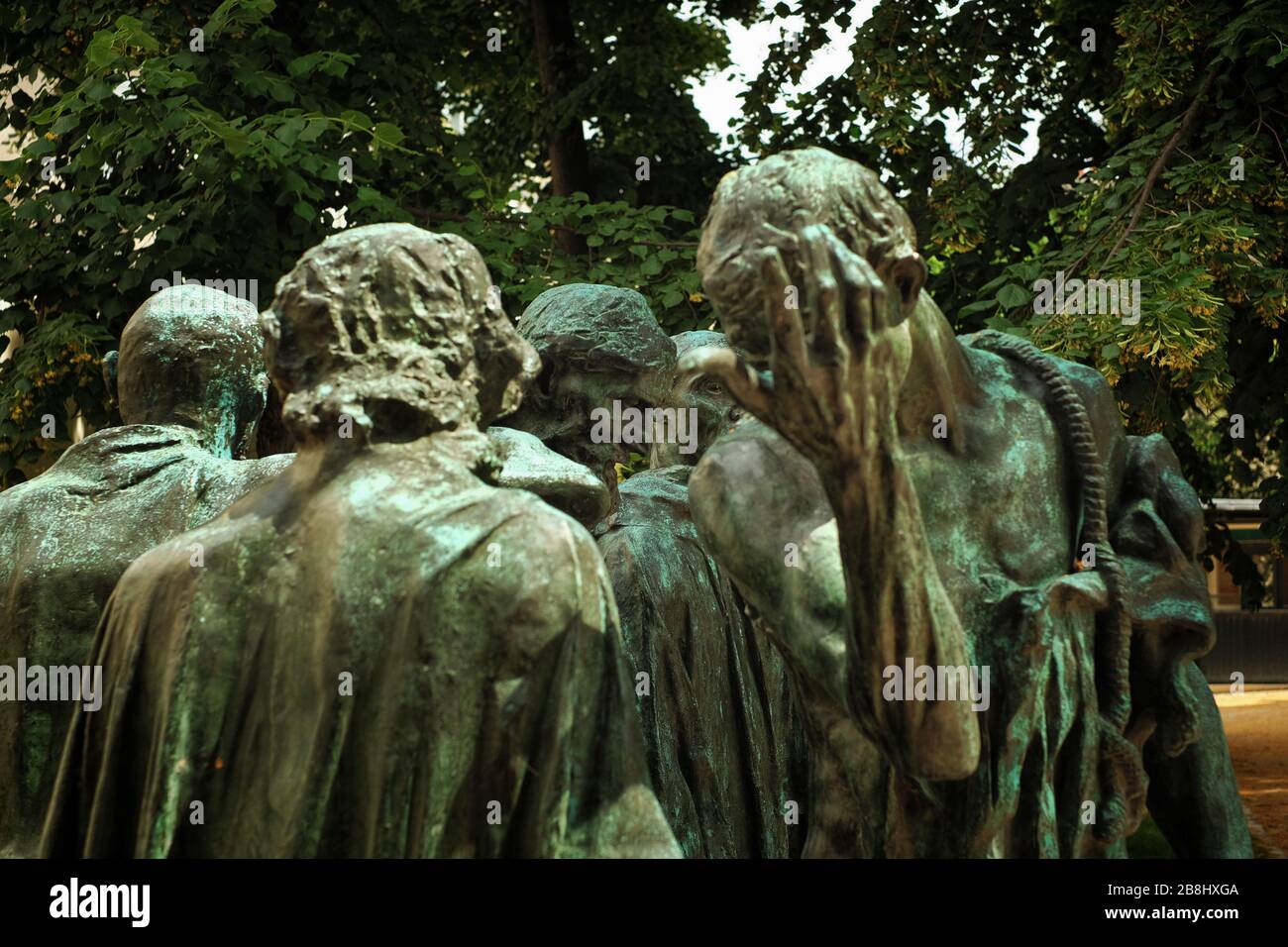 Die Details von Kopf und Schulter, Gesicht und Hand der Burgher von Calais im Skulpturengarten des Musée Rodin, Paris Stockfoto