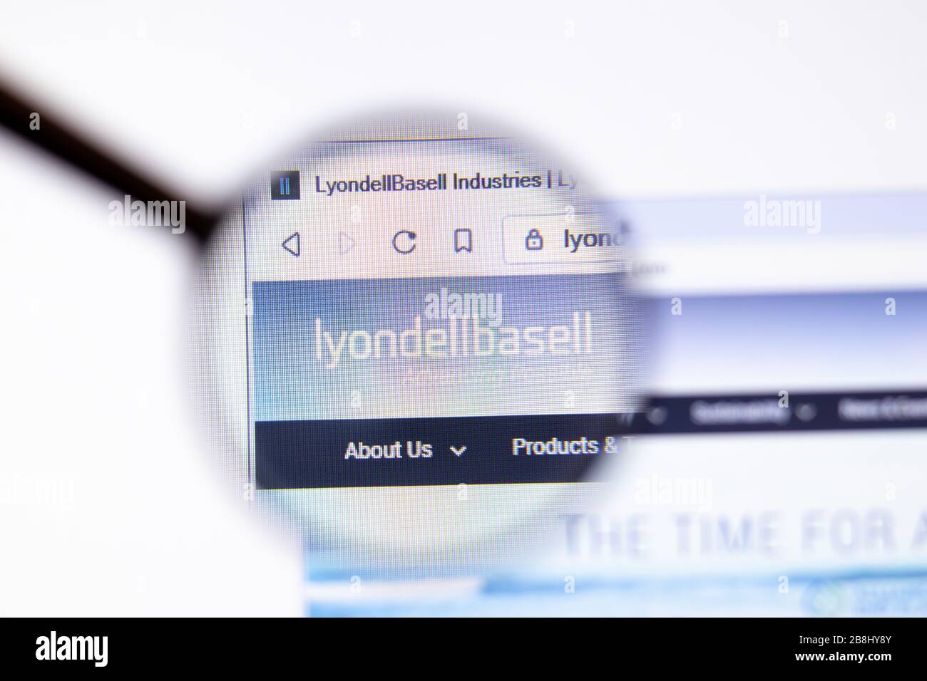 Los Angeles, Kalifornien, USA - 20. März 2020: Firmenlogo von LyondellBasell Industries auf der Webseite Close-up on Screen, Illustrative Editorial Stockfoto