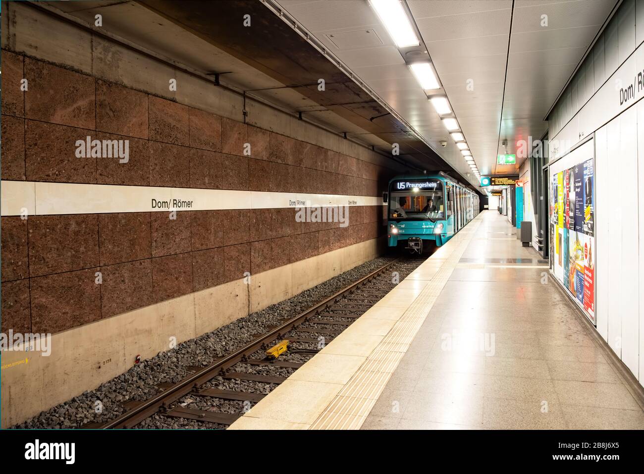 U-Bahnhof Römer Frankfurt am Main, wegen Virus verlassen Stockfoto