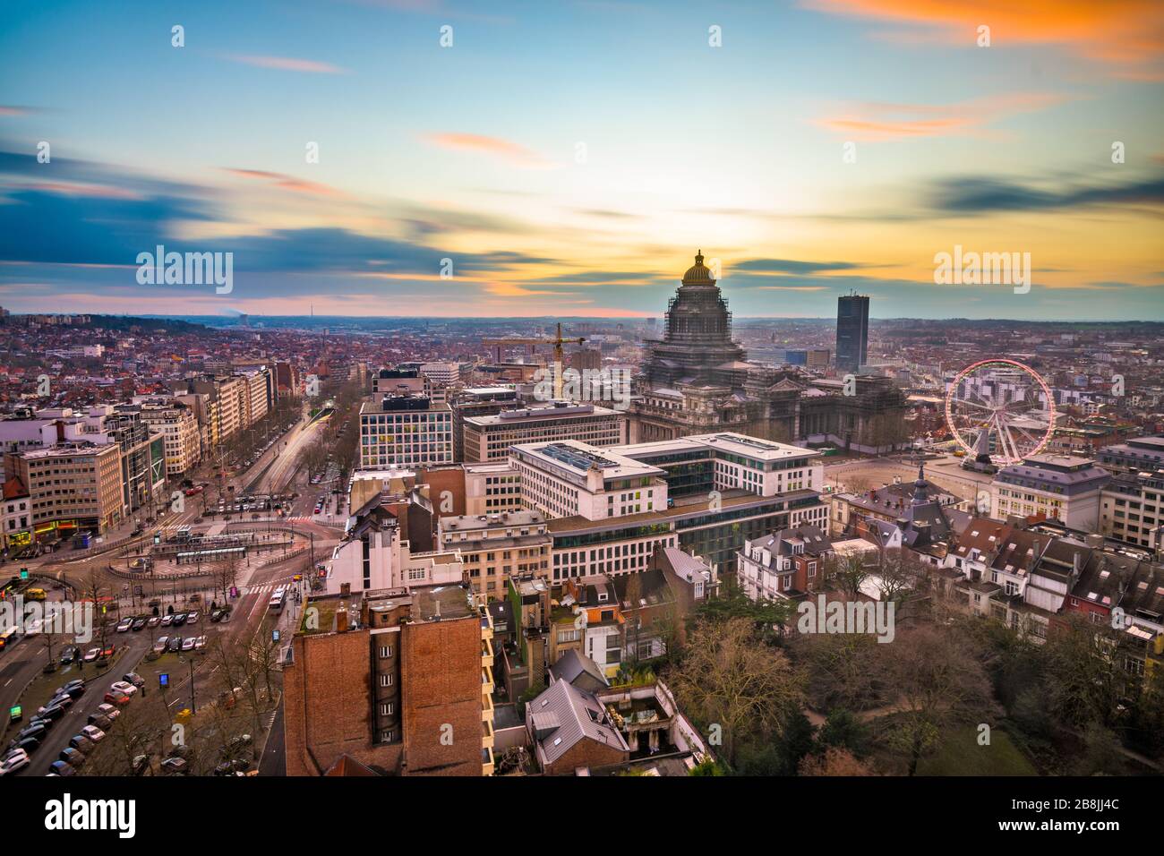 Brüssel, Belgien Stadtbild im Palais de Justice in der Abenddämmerung. Stockfoto