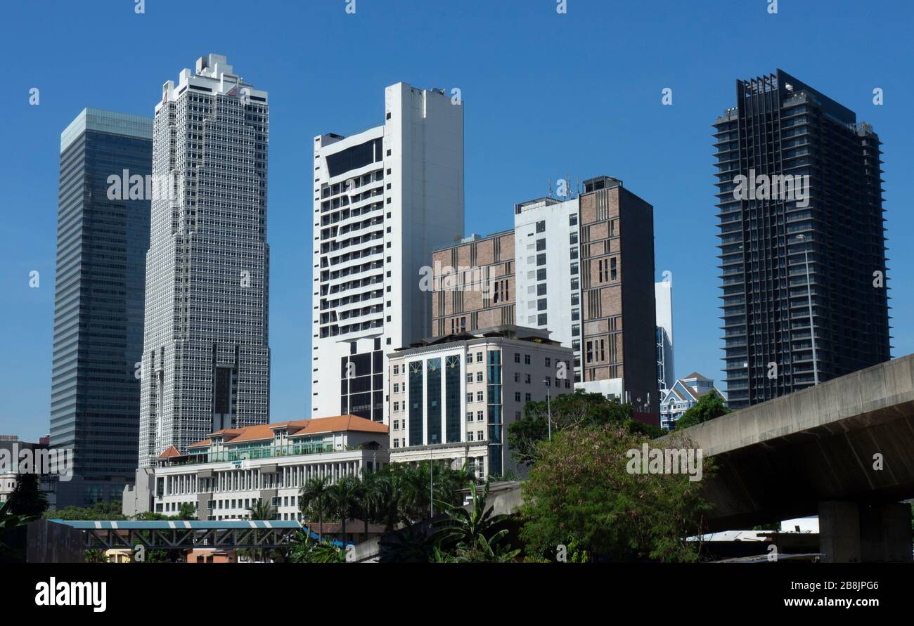 Büro-Hochhäuser und Luxus-Wohntürme in der Innenstadt von Kuala Lumpur Malaysia Stockfoto