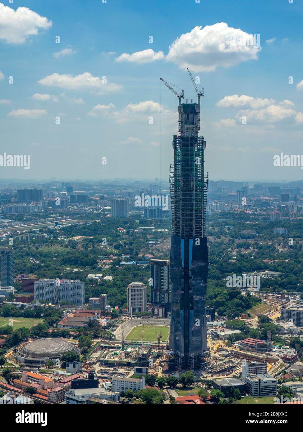 Der Im Bau Befindliche Buroturm Merdeka 118 Ist Der Hochste Wolkenkratzer In Kuala Lumpur Malaysia Stockfotografie Alamy