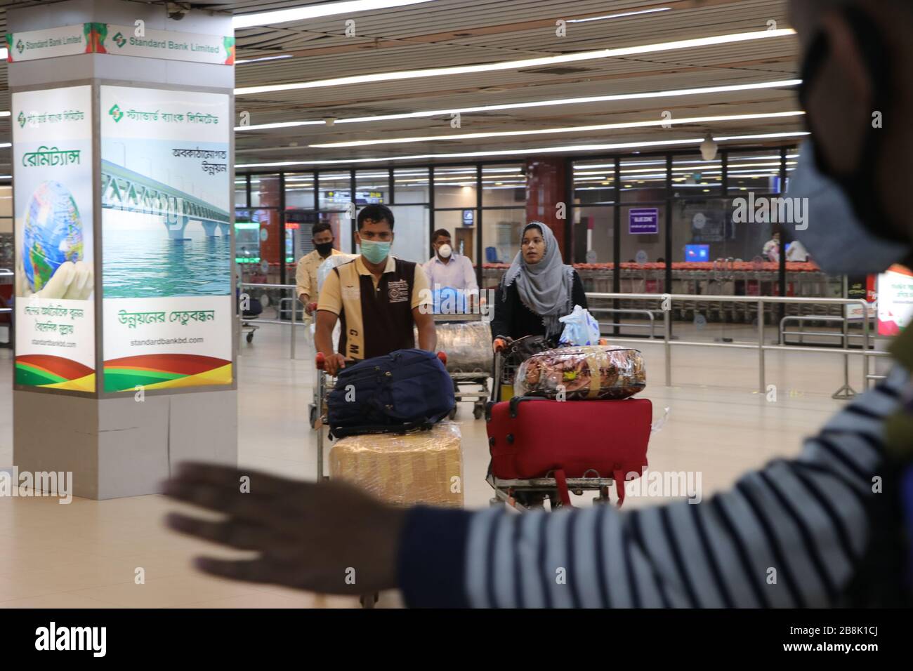 Covid, 19 13. märz 2020 der internationale Flughafen dhaka bangladesch Hazrat shahjalal in der Hauptstadt hat gestern fast ein verlassenes Aussehen als Frequenz-Flig Stockfoto