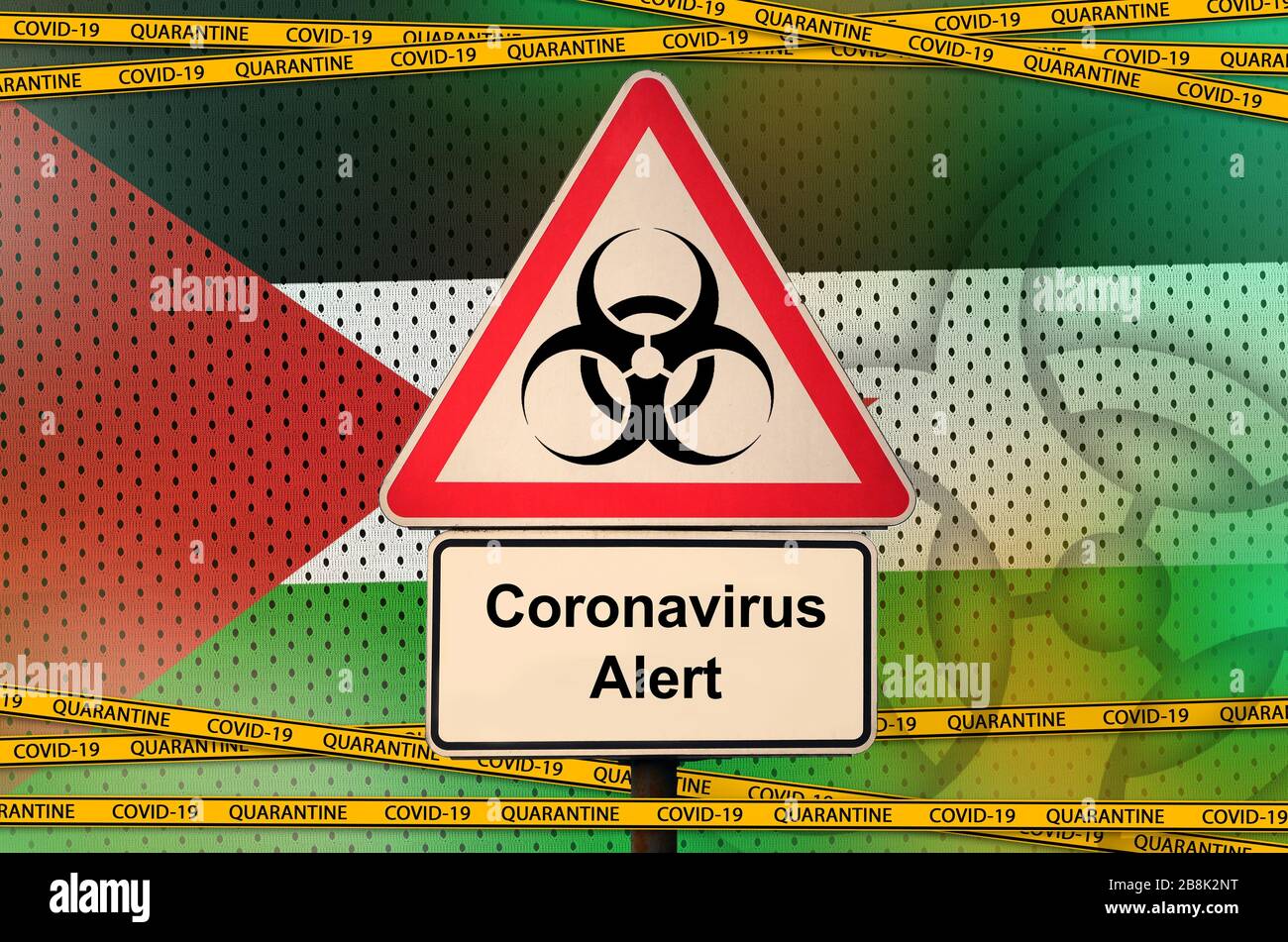 Flagge der Westsahara und Symbol für die Biogefährdung Covid-19 mit orangefarbenem Quarantäneband. Coronavirus oder pandemic 2019-nCov Virus-Konzept Stockfoto
