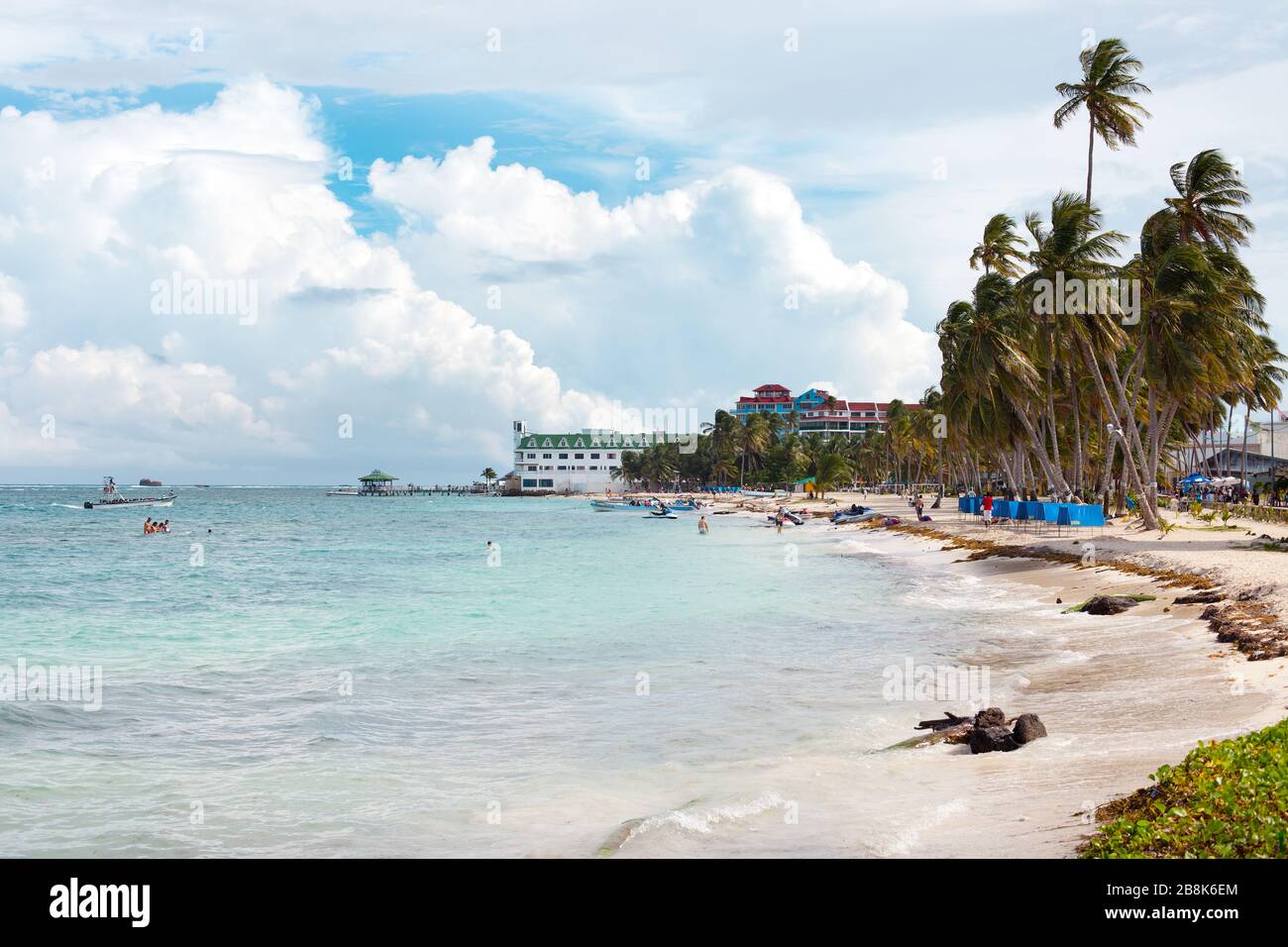 San Andres Island, der Archipel von San Andrés, Providencia und Santa Catalina, Kolumbien - der Hauptstrand in der Innenstadt von Cari Stockfoto