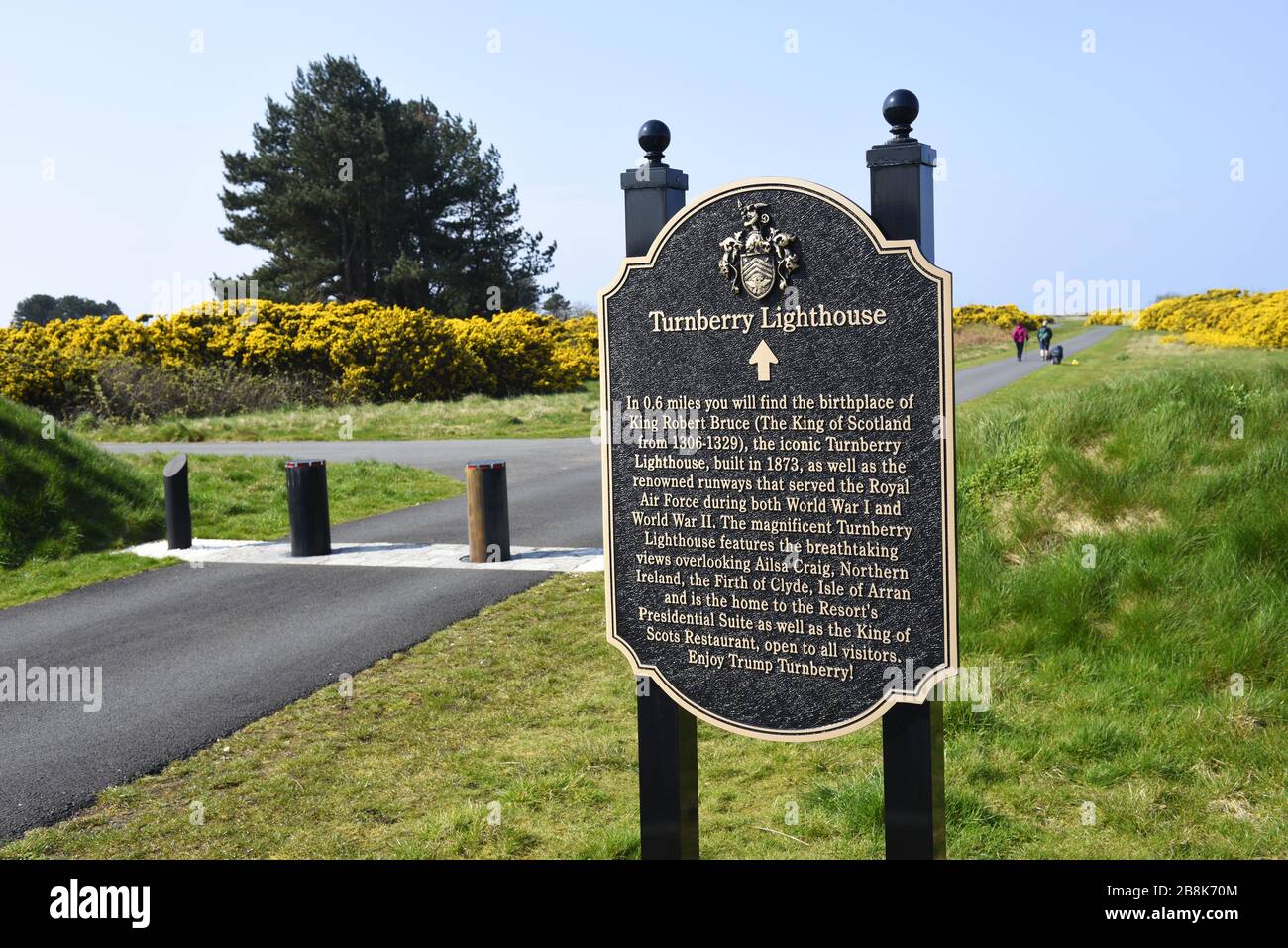 Schild Turnberry Lighthouse neben dem Turnberry Golf Course in der Nähe von Maybole in Ayrshire, Schottland. In 24 Meter Höhe stehend, mit 76 Stufen nach oben, Stockfoto
