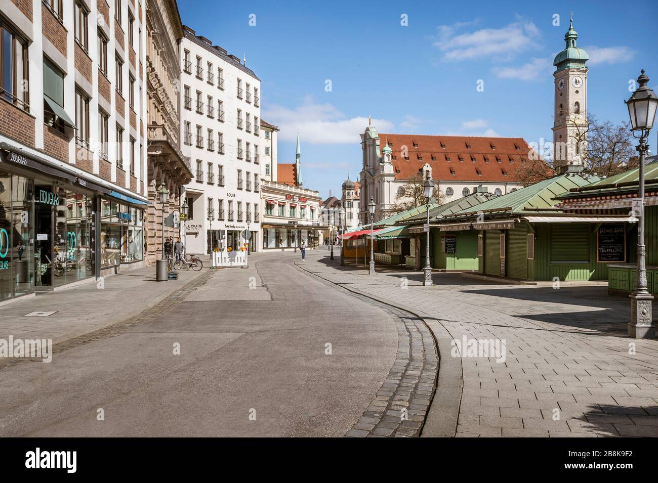 Bayern-München-Deutschland, 22. März 2020: Leere Straßen am Viktualienmarkt in München wegen Abschaltung wegen Corona-Virus Stockfoto
