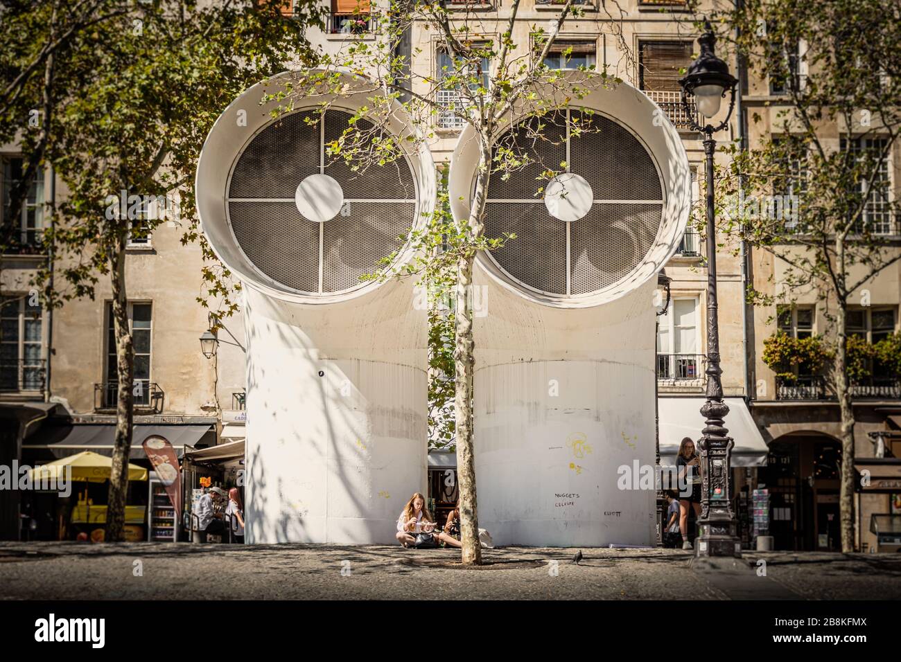 Riesige Luftdüsen am Place Georges Pompidou, Beaubourg Cultural Centre, Centre Pompidou in Paris, Frankreich Stockfoto