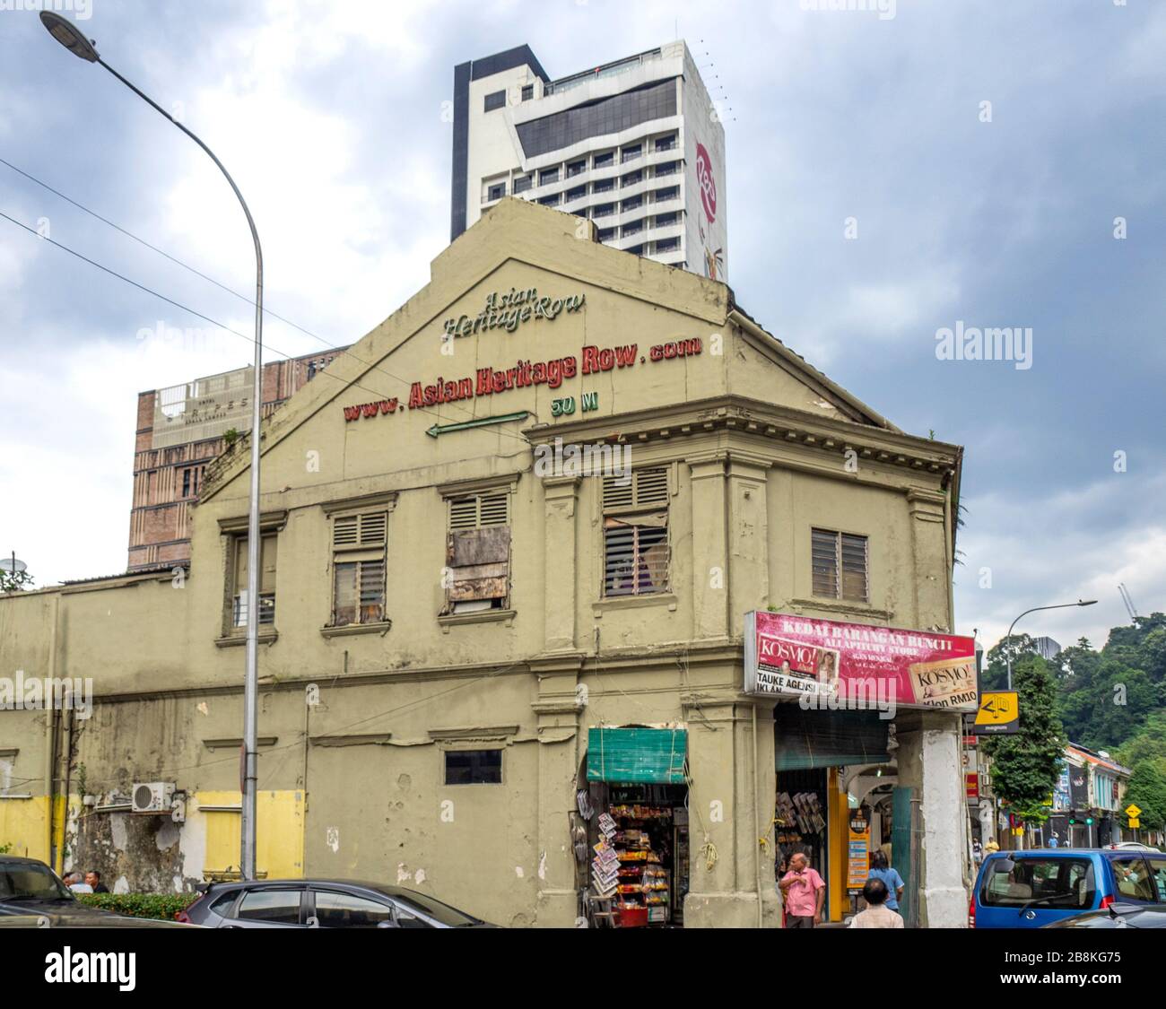 Allgemeine Ecke Shop Kreuzung von Jalan Doraisamy und Jalan Dang Wangi Kuala Lumpur Malaysia. Stockfoto