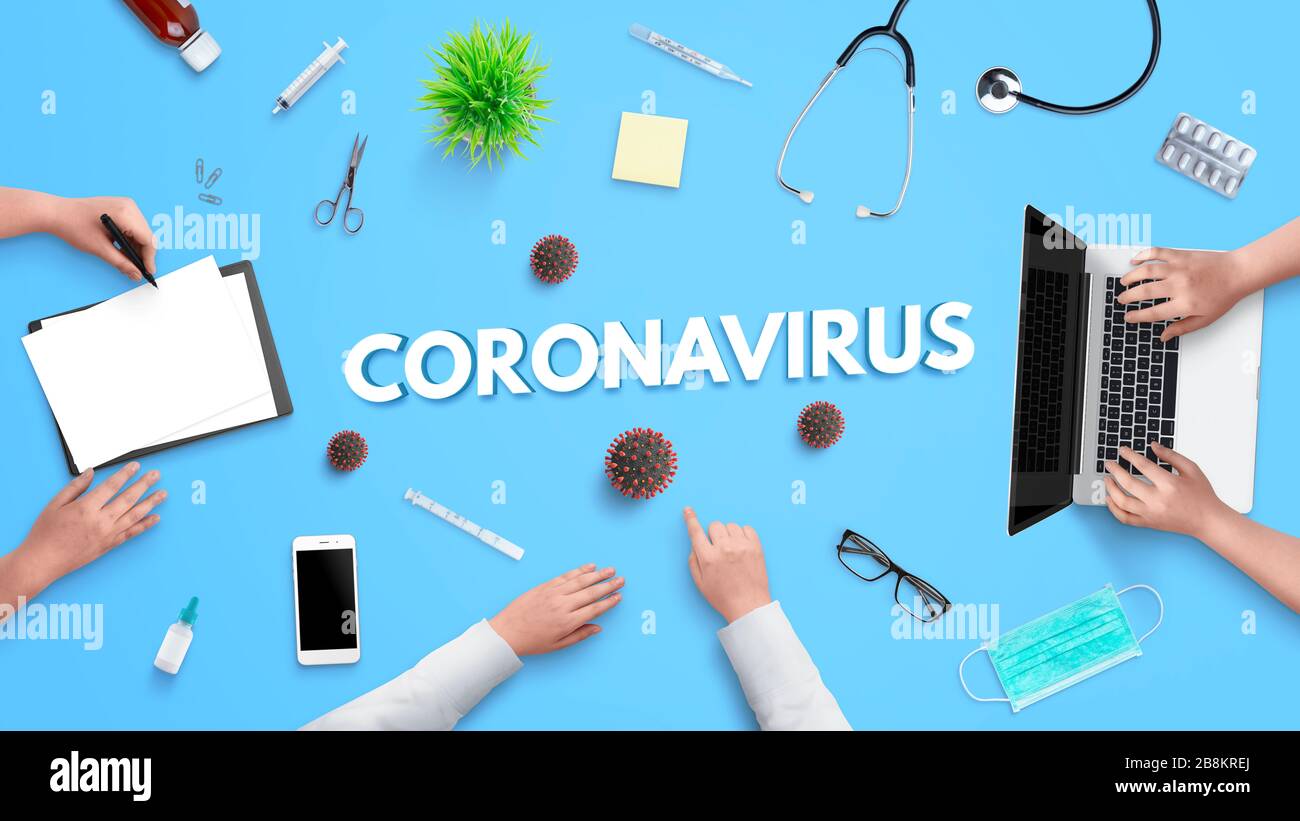 Text zu Coronavirus auf dem Schreibtisch des Krankenhauses, umgeben von medizinischen Geräten und Medikamenten. Medizinisches Personal untersucht die Viruskorona-Epidemie. Draufsicht, flach Stockfoto