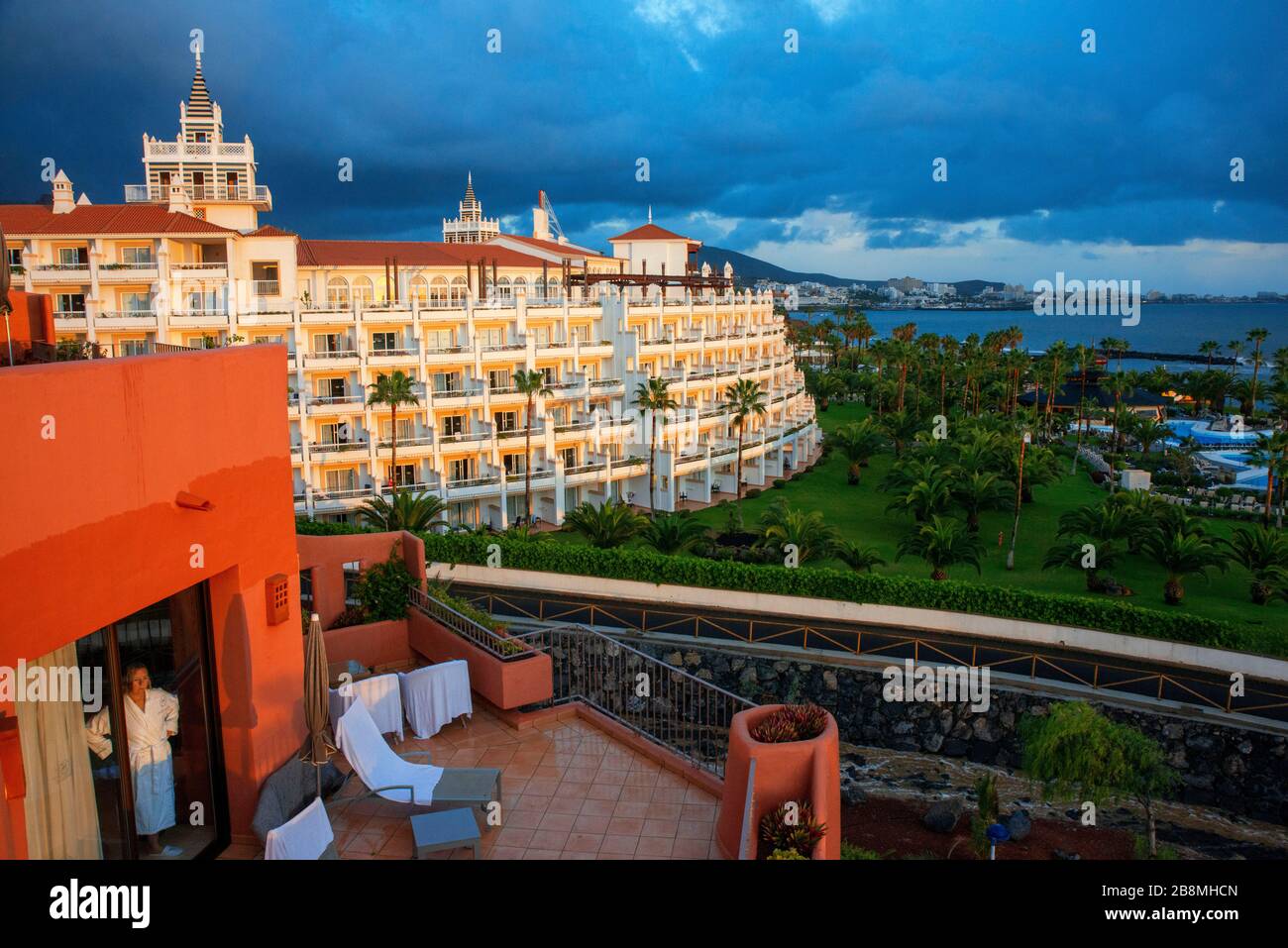 Sheraton La Caleta Resort & Spa und Hotel Riu Palace Costa Adeje Insel, Kanarische Inseln, Spanien Stockfoto