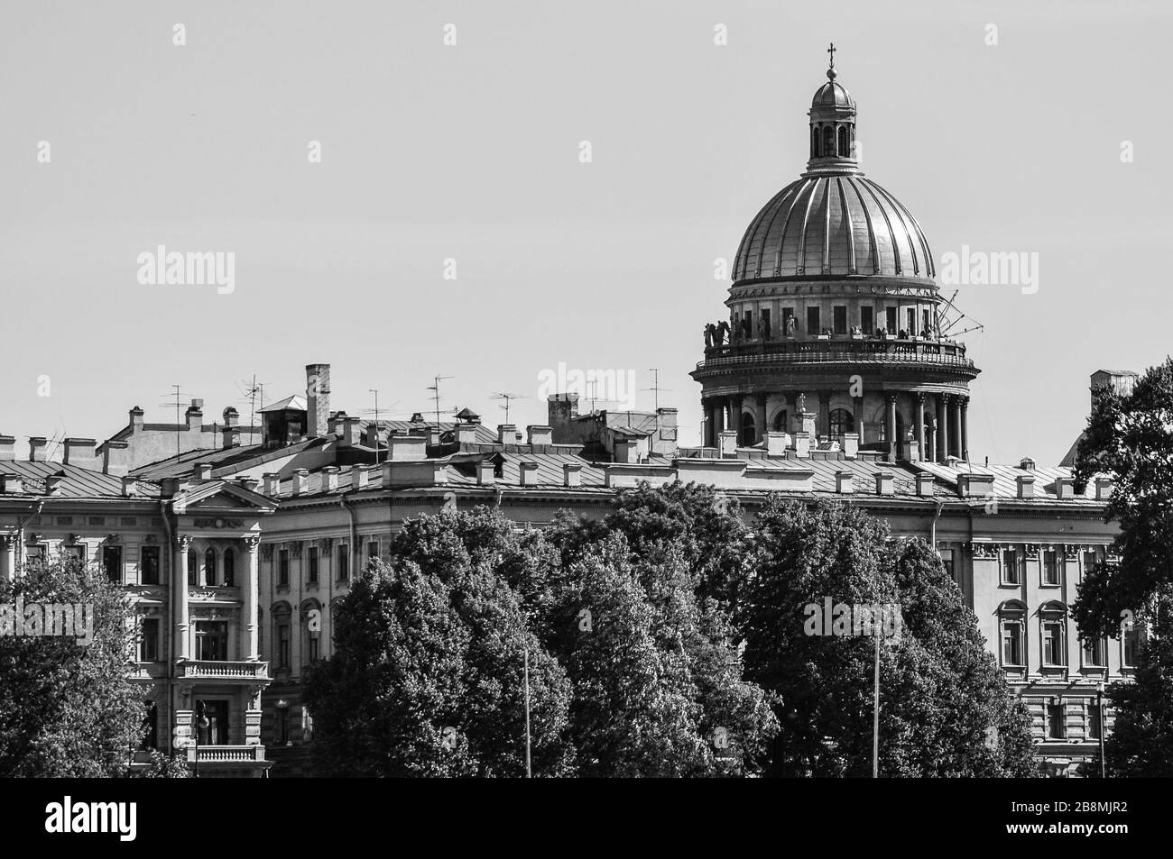 St Isaac Cathedral über dem Fluss Neva, St. Petersburg, Russland Stockfoto