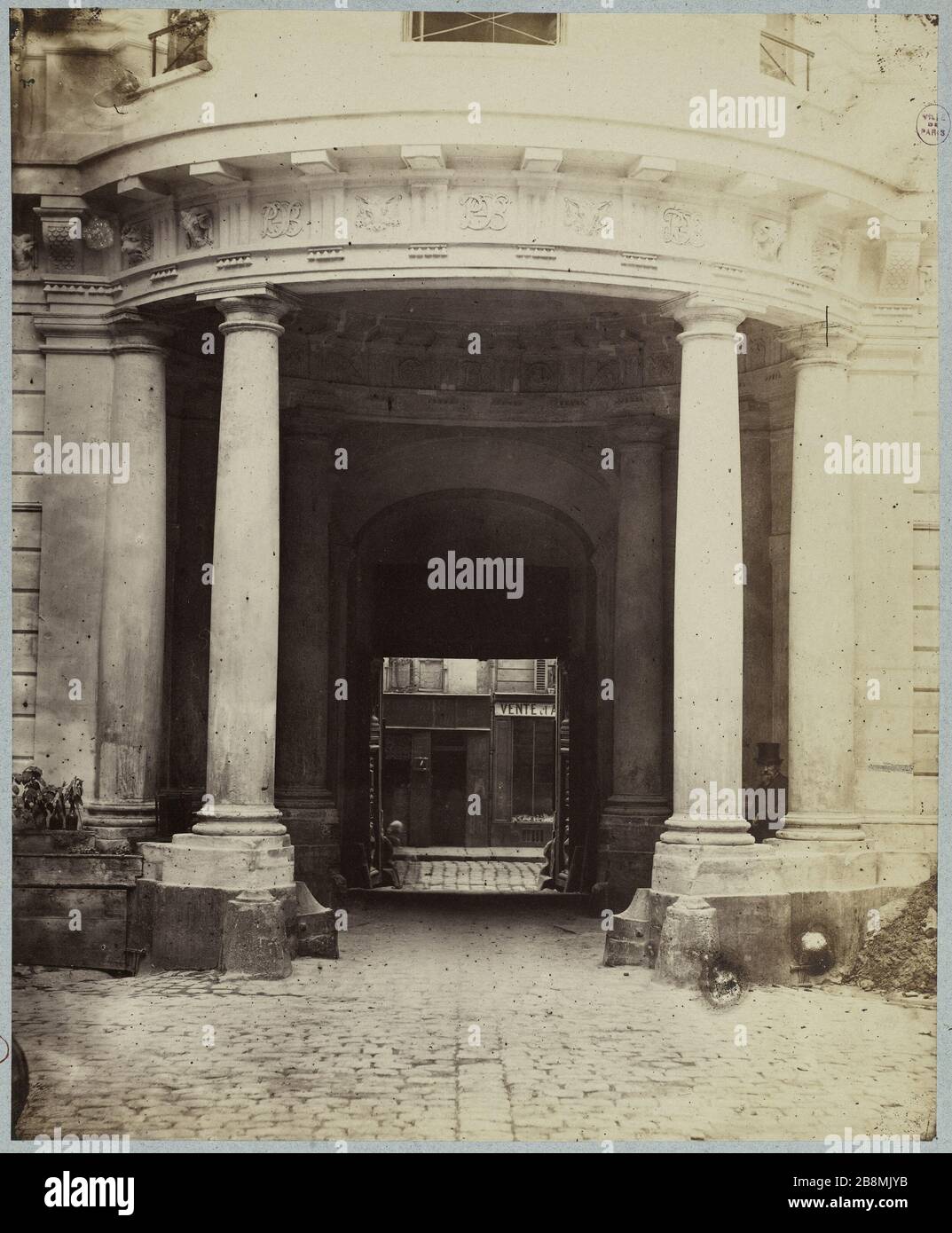 Hotel Beauvais. Hotel Beauvais, 68 François Miron Straße, Paris 4. Bezirk. Le Marais. Hotel de Beauvais, 68 rue François-Miron, Paris (IVème arr.). Photographie de Pierre Emonts (1831-1912). Papieralbuminé. Entre von 1862 und 1905. Paris, musée Carnavalet. Stockfoto
