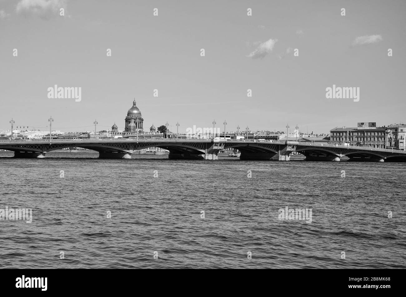 St Isaac Cathedral über dem Fluss Neva, St. Petersburg, Russland Stockfoto