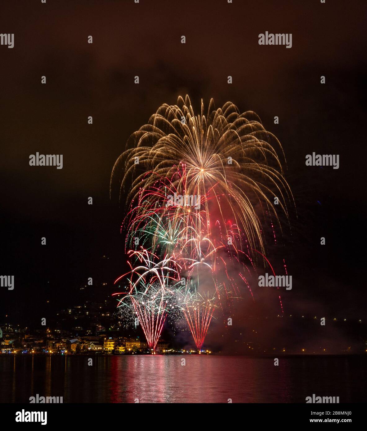 Feuerwerk 2017 zell am see Fireworks Austria Stockfotos und -bilder Kaufen - Alamy