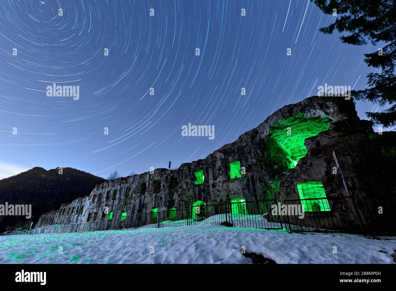 Startrail Uber Das Fort Busa Verle In Vezzena Trentino Italien Stockfotografie Alamy