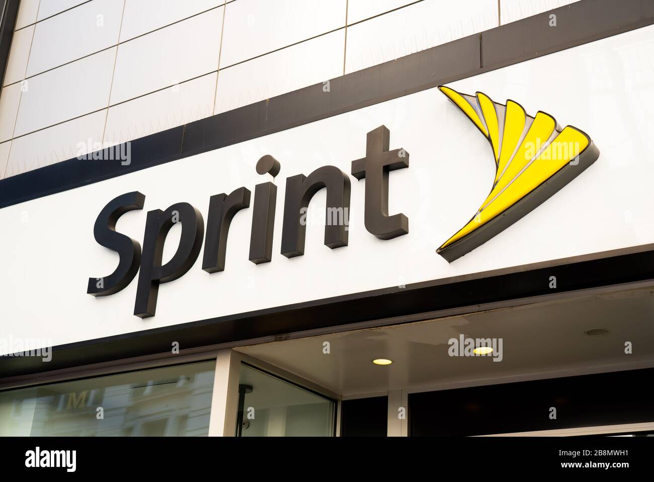Amerikanisches Telekommunikationsunternehmen, Sprint Logo in New York City. Stockfoto