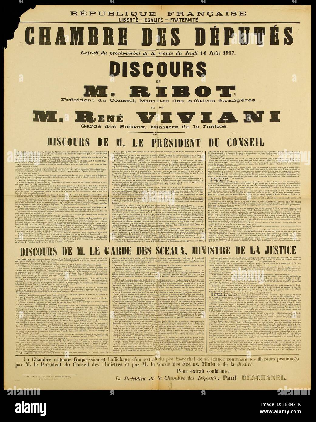 Hauptstädte, LIBERTE - Egalité - Fraternité, Chambre des Deputes, Extrait du procès-verbal der Sitzung vom Mittwoch, 14. Juni 1917. Diskurs Herr RIBOT Président du Conseil, Ministre des Affaires étrangères ET M. René Viviani Garde des Sceaux, Ministre de la Justice Affiche d'Information. "Chambre des députés. De M. Ribot, président du conseil, ministre des affaires étrangères et M. René Viviani Garde des sceaux, ministre de la Justice". Extrait du procès-verbal de la séance du jeudi 14 juin 1917. Typographie. 1917. Imprimerie L. Martinet. Paris, musée Carnavalet. Stockfoto