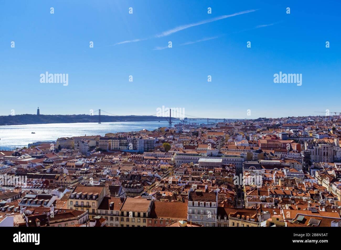 Panoramablick auf Lissabon vom Schloss São Jorge. Stockfoto