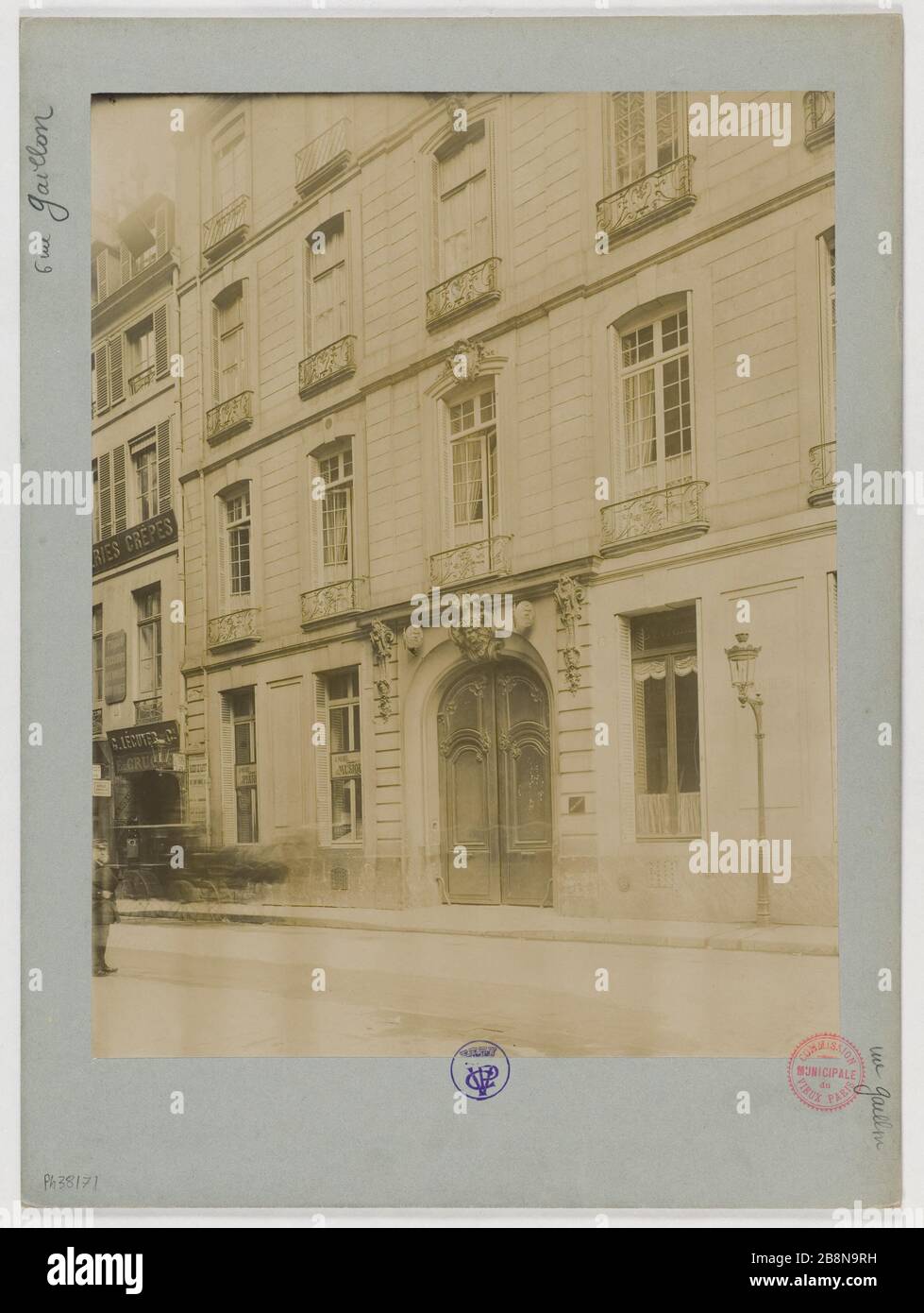 Apartmentblock, 6 rue Gaillon, Paris (II arr.) Immeuble, 6 rue Gaillon, Paris (IIème arr.). 1899 (février). Union Photographique Française. Paris, musée Carnavalet. Stockfoto