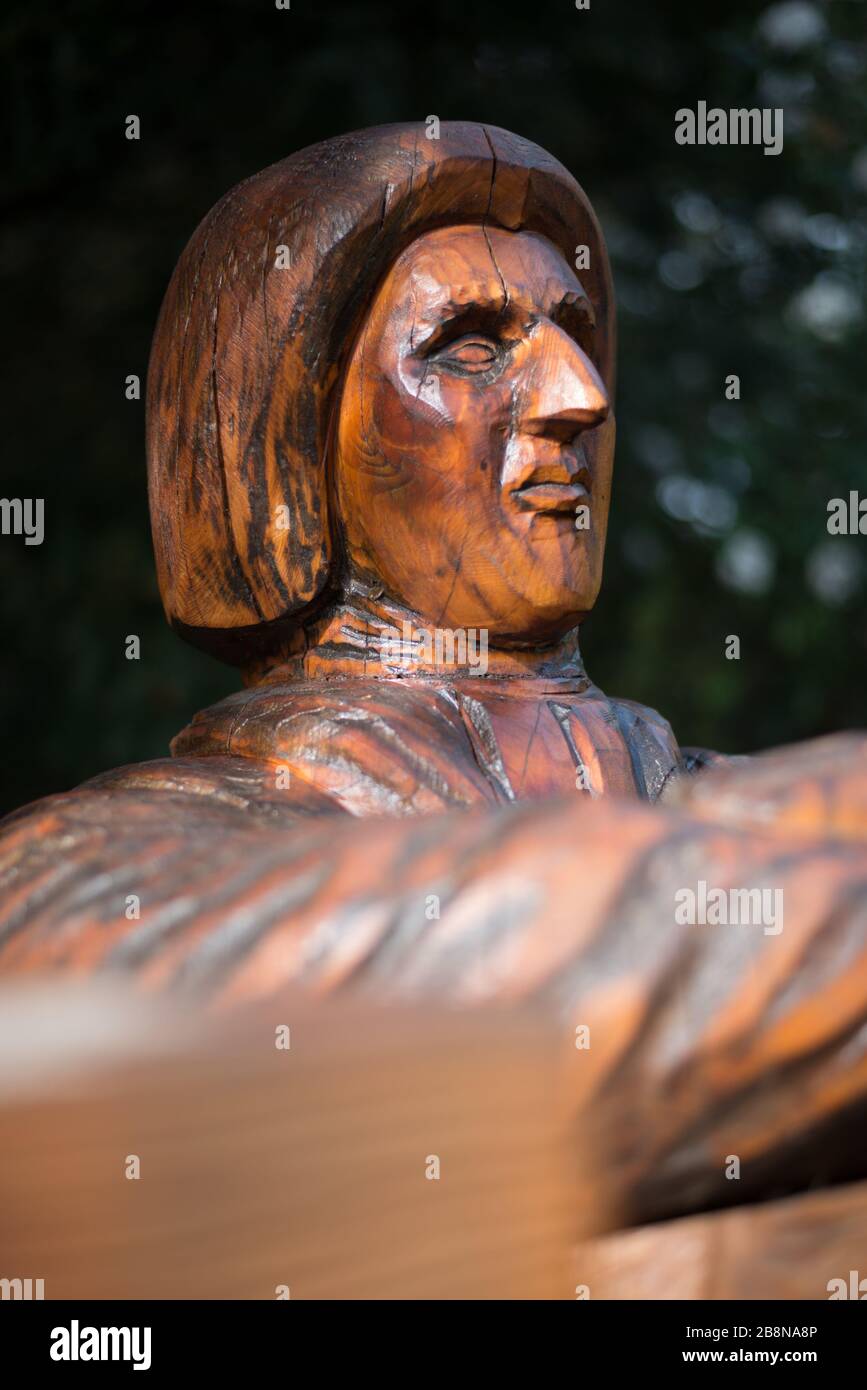 Bishop Porteus Beilby Porteus Wood Carving Figure in the Gardens of Fulham Palace, Bishop's Avenue, Fulham, London, SW6 6EA Stockfoto