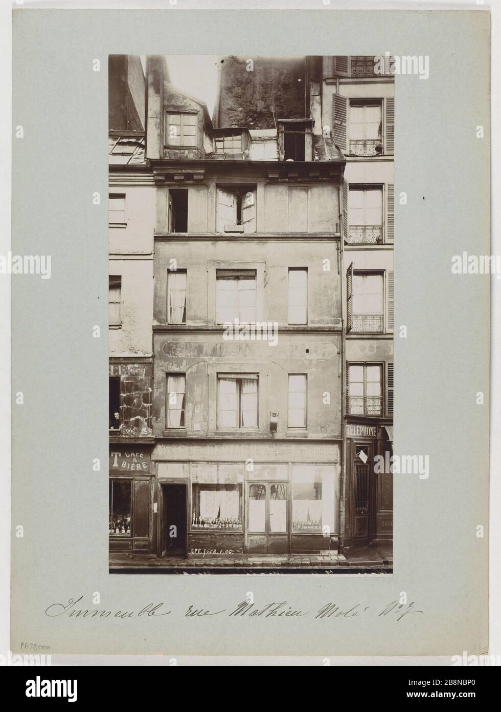 Gebäude, 7-Mathieu-Mole-Straße (bestehende Wald-Goldsmiths), Paris (vierte Straße) Immeuble, 7 rue Mathieu-Molé (actuel quai des Orfèvres), Paris (IVème arr.), janvier 1906. Union Photographique Française. Paris, musée Carnavalet. Stockfoto