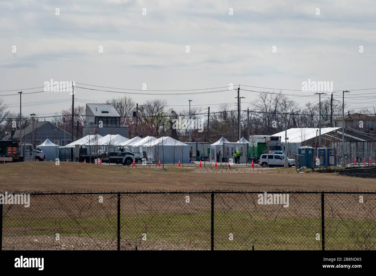 Staten Island, New York, USA. März 2020. Gesamtansicht des Covid-19-Testgeländes in Staten Island, New York. Pflichtgutschrift: Kostas Lymperopoulos/CSM/Alamy Live News Stockfoto