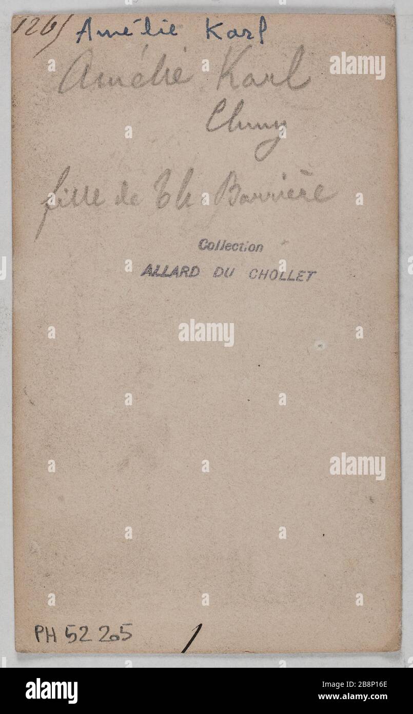 Porträt von Mary Karl (Amélie Jeanne Jaime Said), (Schauspielerin), (Tochter von Theodore Barriere) Porträt de Marie Karl (dite Amélie Jeanne Jaime, actrice, et fille de Théodore Barrière. 1860-1890. Carte de visite (verso). Photographie anonyme. Paris, musée Carnavalet. Stockfoto