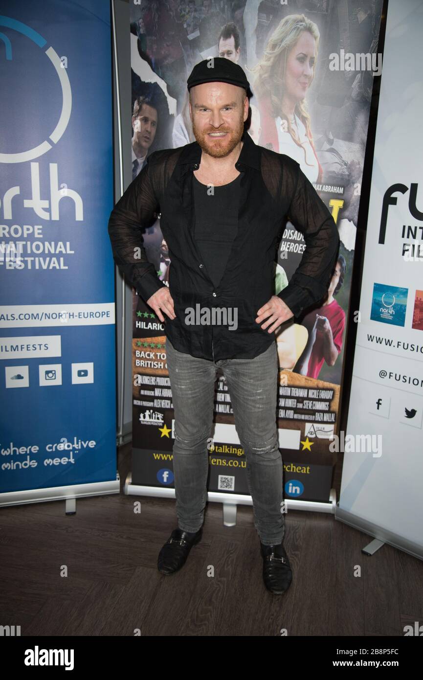 Die Ankömmlinge fragen die Filmvorführung des Cheats. Der Film wurde als Teil des North Europe International Film Festivals in London ausgewählt. Screening im Crowne Plaza London Docklands. 20.02.20 Aufmachung: Philip Baldwin Where: London, Großbritannien Wann: 20 Feb 2020 Credit: WENN.com Stockfoto
