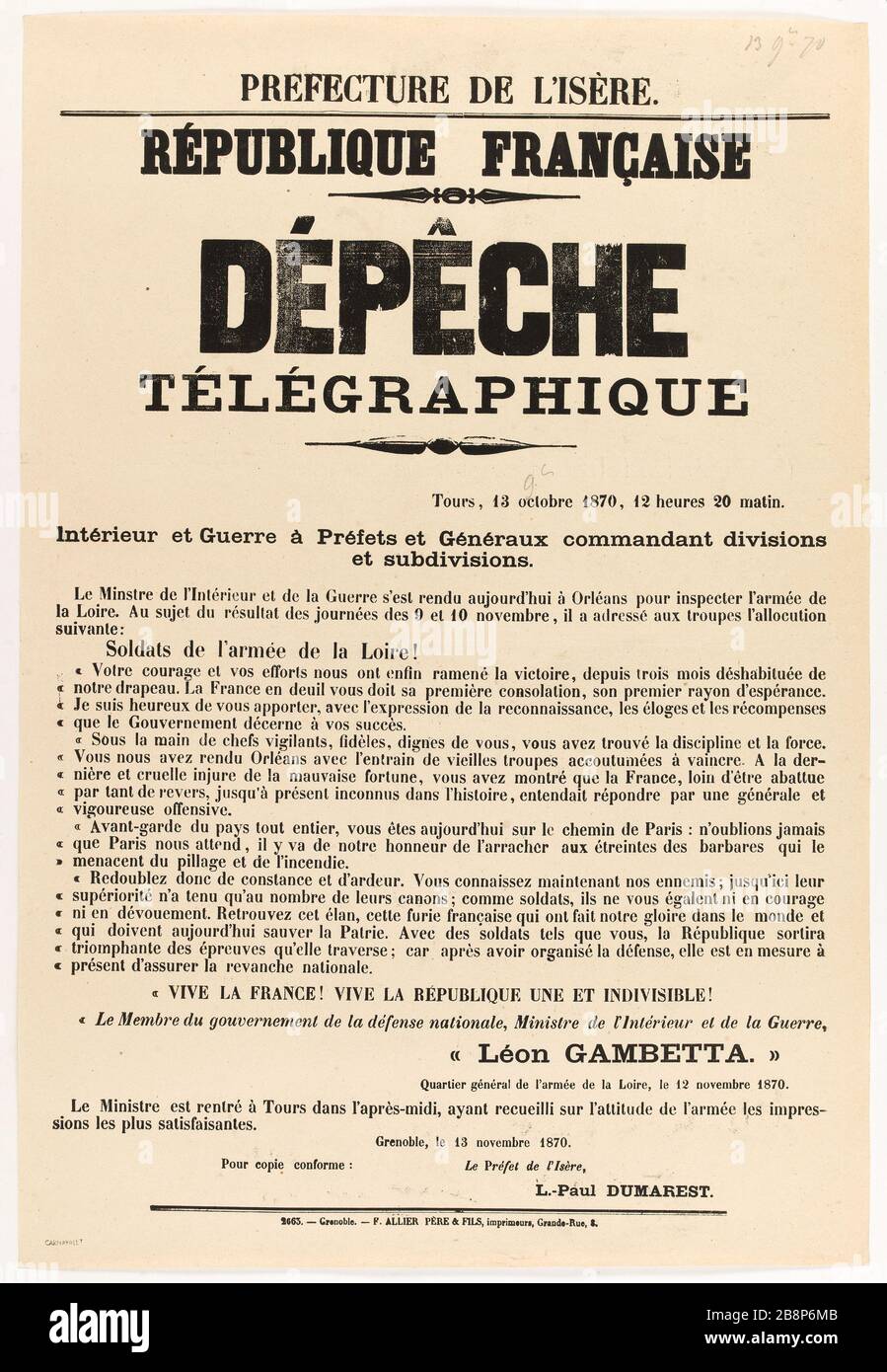 Die Präfektur von Isère. FRANZÖSISCHE REPUBLIK, DEPECHE TELEGRAPH, Tours, 13. Oktober 1870, 24:20 Uhr. Präfekten für Inneres und Krieg und befehlshabende Generaldivisionen und Untereinheiten der Generale. 'Préfecture de l'Isère. République française, dépêche télégraphique, Tours, le 13 octobre 1870, 12 heures 20 matin. Intérieur et guerre à préfets et généraux commandant divisions et subdivisions". F. Allier et fils, imprimeurs de la Préfecture. Typographie, 1870. Paris, musée Carnavalet. Stockfoto