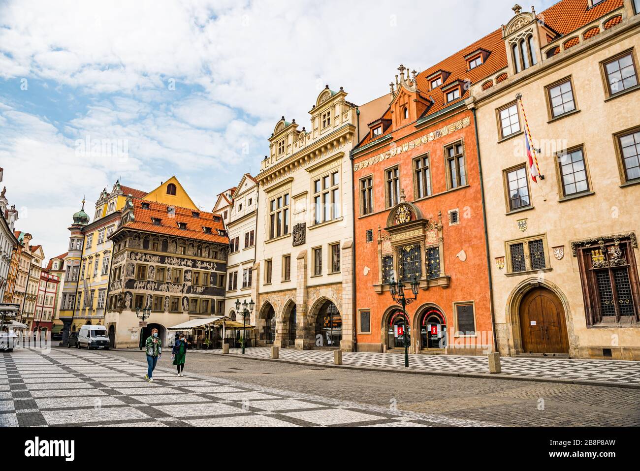 Prag, Tschechien - 19. März 2020. Altstadtplatz ohne Touristen während der Coronavirus-Krise Stockfoto