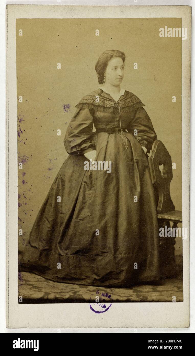 Porträt von Céline Moyse (oder Moses), Schauspieler-Delassements-Comedy-Theater im Jahr 1857, 1860 das Variety-Theater im Jahr 1863 und das Theater Dejazet von 1864 bis 1865. Portrait de Céline Moyse (ou Moïse), actrice au Théâtre des Délassement-Comiques en 1857, au Théâtre des Variétés de 1860 à Théâtre 1860 et au à de Déjazet de 1864   1865. Carte de visite (recto). Tirage sur Papier Albuminé. 1860-1890. Photographie de Pierre Petit & Trinquart. Paris, musée Carnavalet. Stockfoto