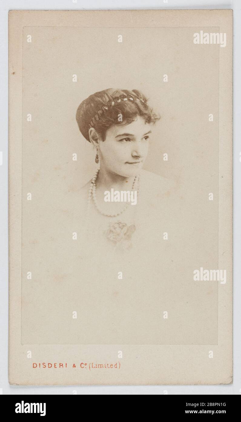 Porträt von Miss Seymour, englische Tänzerin im Theater von Porte Saint-Martin. Portrait de Miss Seymour, danseuse anglaise au Théâtre de la Porte Saint Martin. Carte de visite (recto). Photographie de Disderi & Cie. Tirage sur Papier Albuminé, 1860-1890. Paris, musée Carnavalet. Stockfoto