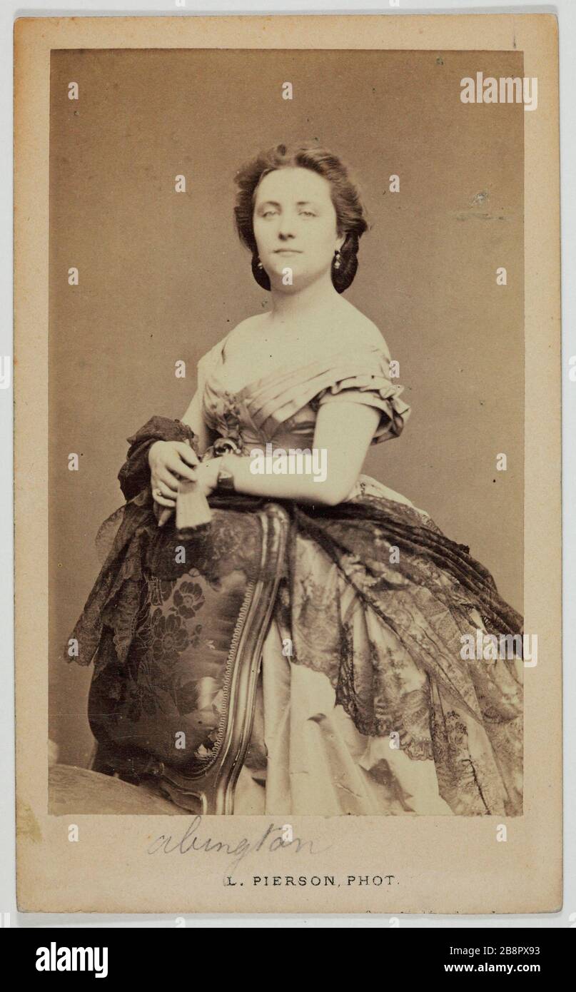 Porträt von Abingdon, Louise, Charlotte (Abingdon - Legaigneu) (Schauspielerin) Mayer Frères et Pierson. Portrait de Louise Charlotte Abingdon-Legaigneu, actrice. Carte de visite (recto). Tirage sur Papier Albuminé. 1870-1890. Paris, musée Carnavalet. Stockfoto