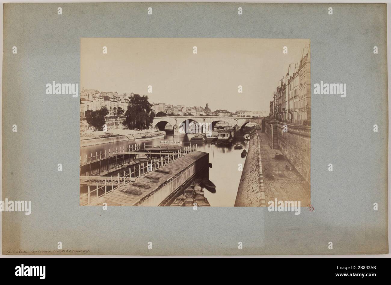 Pont Marie Westfassade. Mai 1869 Pont Marie, 4. Bezirk, 10. Mai 1869. Pont-Marie (façade ouest). Paris (Ive arr. ), 10 Mai 1869. Photographie de Pierre Emonds (1831-1912). Papier Albuminé. Paris, musée Carnavalet. Stockfoto