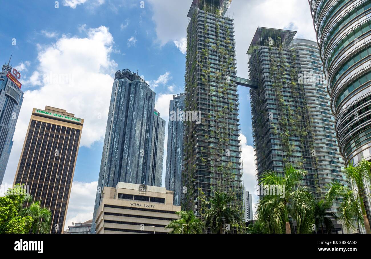 Le Nouvel KLCC Luxus Wohntürme mit vertikalen Gärten und Ascottt Star Hochhäuser Kuala Lumpur City Centre Malaysia Stockfoto